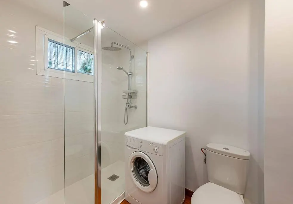 Elegant Studio With Balcony, Pool & Parking 马尔韦利亚 公寓