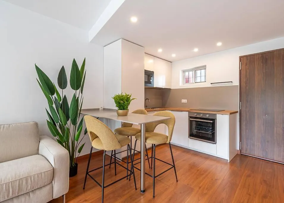 Elegant Studio With Balcony, Pool & Parking 马尔韦利亚 0*,  西班牙