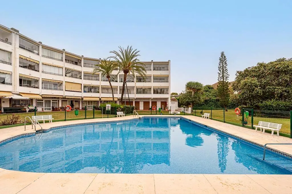 Elegant Studio With Balcony, Pool & Parking 马尔韦利亚